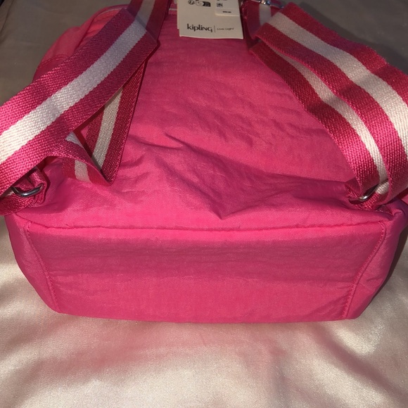 Kipling Ferris Nylon Backpack Flashy Pink WB With Faux Fur Monkey Keychain NWT - Picture 9 of 16